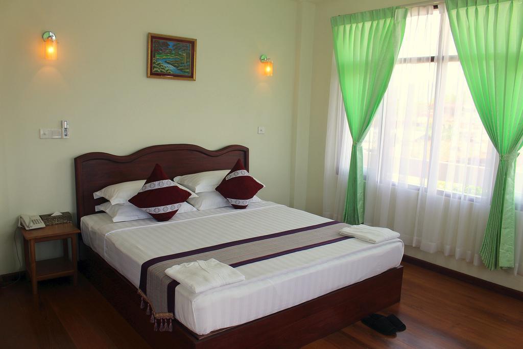Golden Dream Hotel Nyaung Shwe Room photo