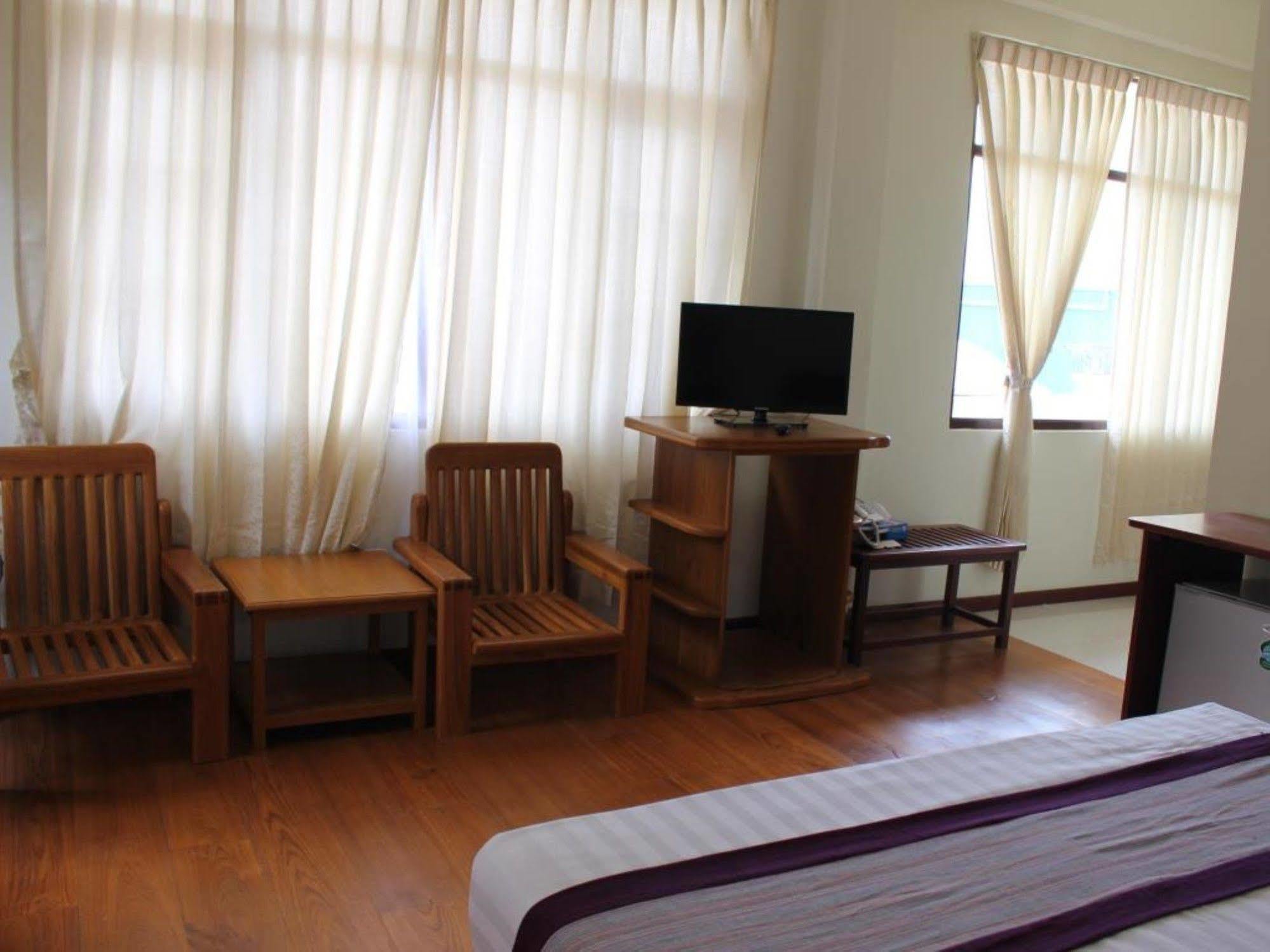 Golden Dream Hotel Nyaung Shwe Exterior photo